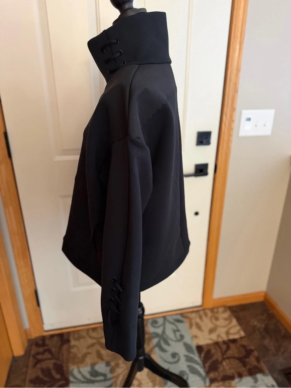 New Nike boutique black oversized mock neck dri fit pull over  sweatshirt small